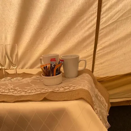 Luxury tent Sanctuary Glamping @ The Byland Abbey Inn