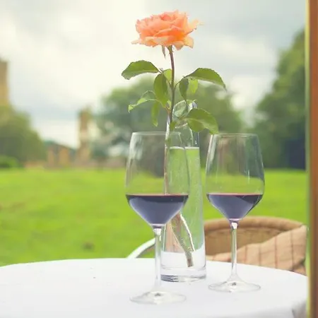 Sanctuary Glamping @ The Byland Abbey Inn * Wass